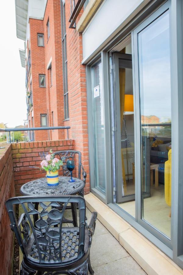 Newly Furnished Appartment Near Train Station Wolverhampton Eksteriør billede
