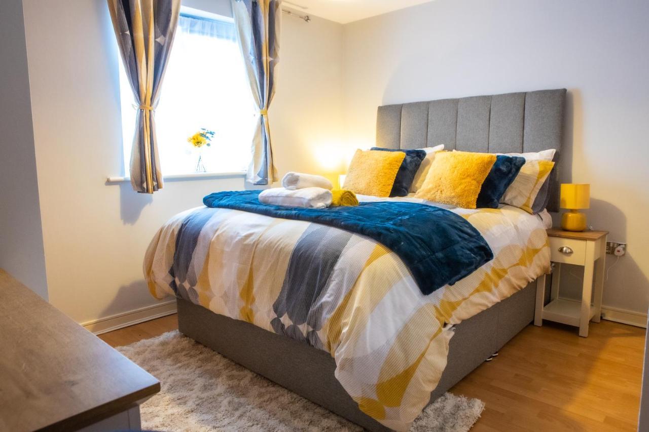 Newly Furnished Appartment Near Train Station Wolverhampton Eksteriør billede