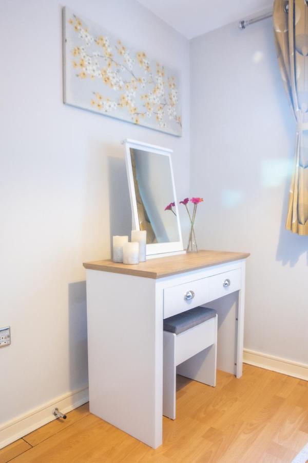 Newly Furnished Appartment Near Train Station Wolverhampton Eksteriør billede