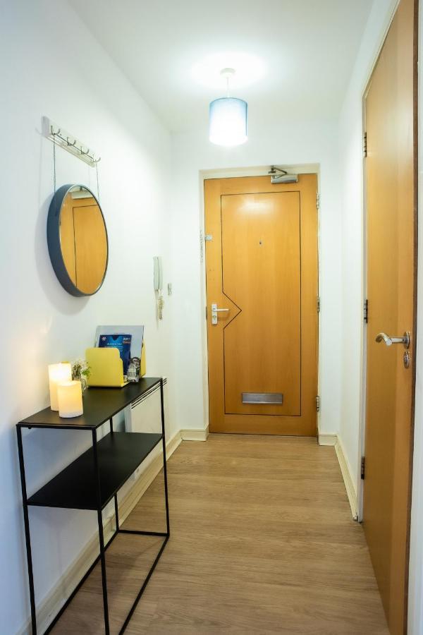 Newly Furnished Appartment Near Train Station Wolverhampton Eksteriør billede