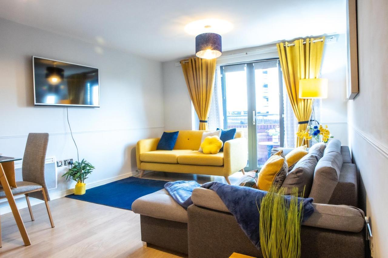 Newly Furnished Appartment Near Train Station Wolverhampton Eksteriør billede